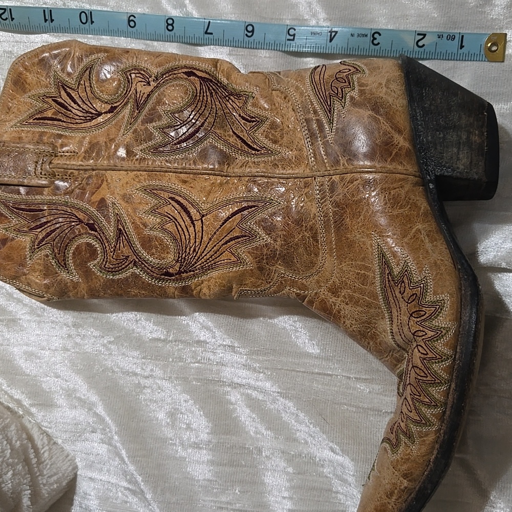Eagle Cowboy Boots with Embroidered Design By Corral Size 8. - Picture 13 of 14